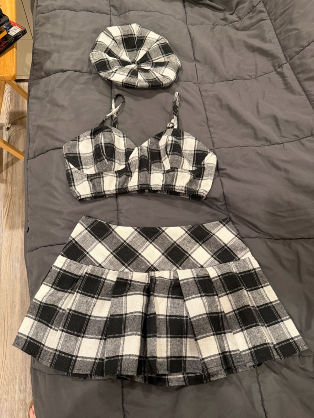 Black & White Plaid 3-Piece Set - Crop Top, Mini Skirt & Beret